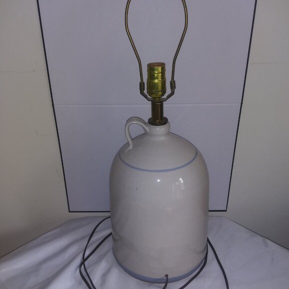 VTG Farmhouse Blue floral White Ceramic Jug Lamp - Picture 9 of 16